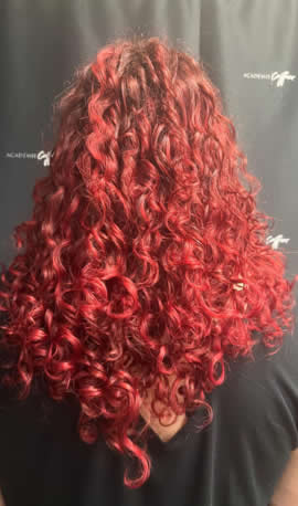 cheveux bouclés après